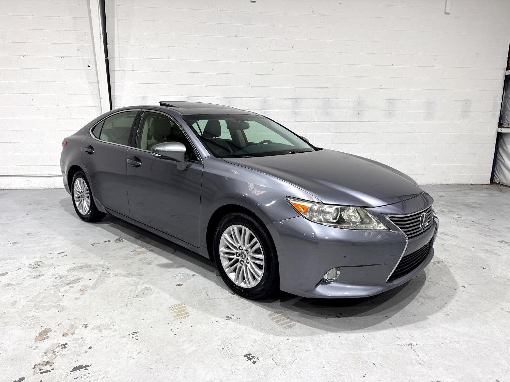 2013 Lexus ES - $16,995