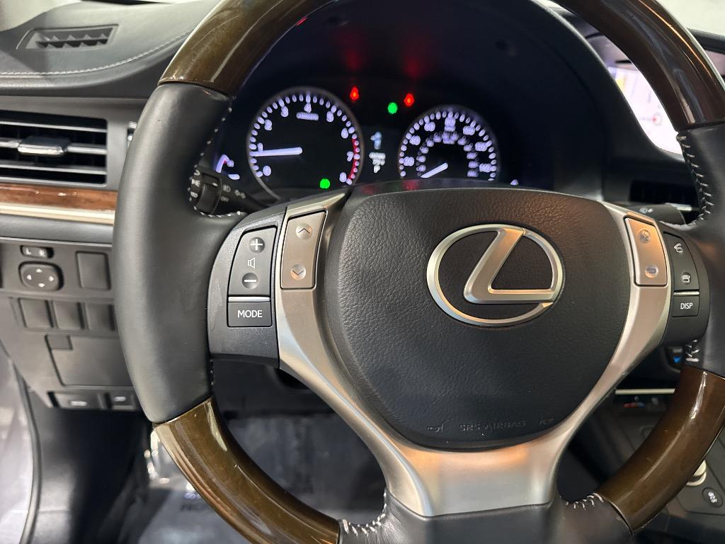 2013 Lexus ES - $16,995