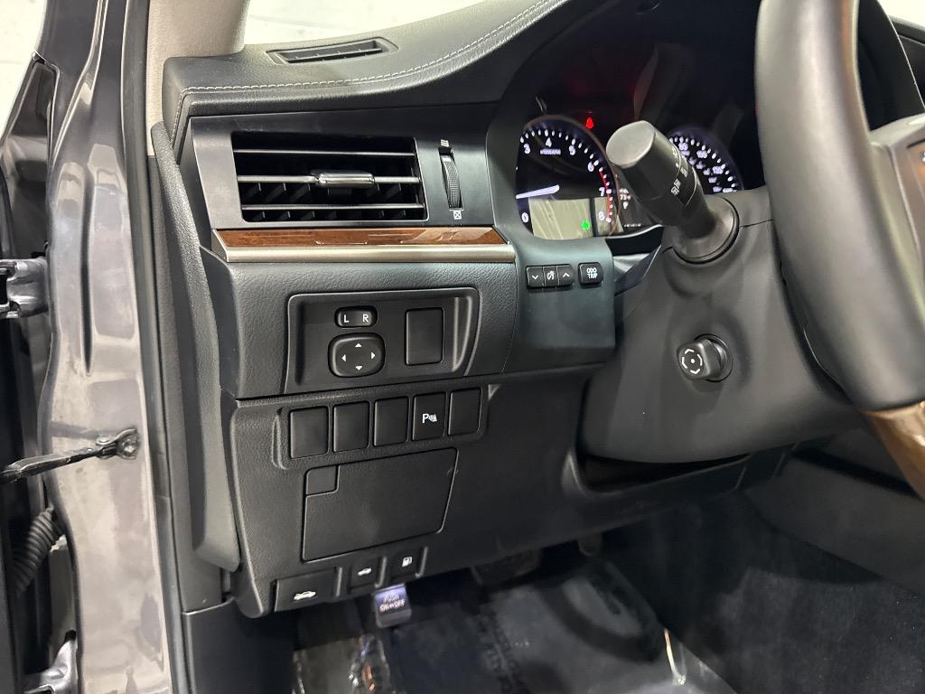 2013 Lexus ES - $16,995