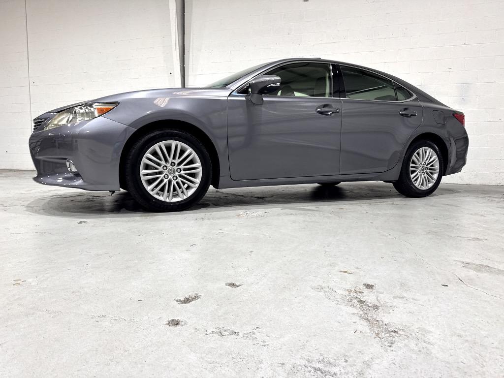 2013 Lexus ES - $16,995