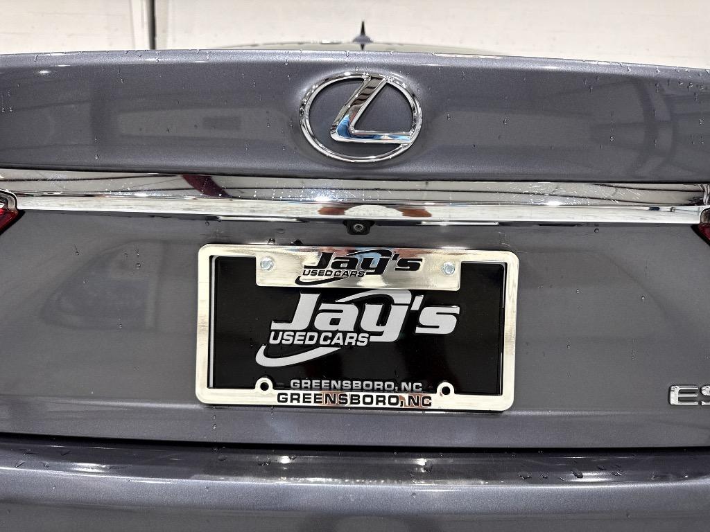 2013 Lexus ES - $16,995