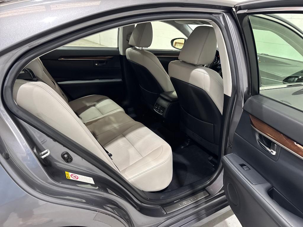 2013 Lexus ES - $16,995