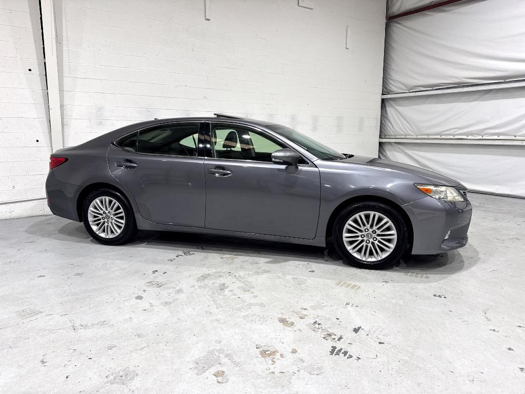 2013 Lexus ES - $16,995
