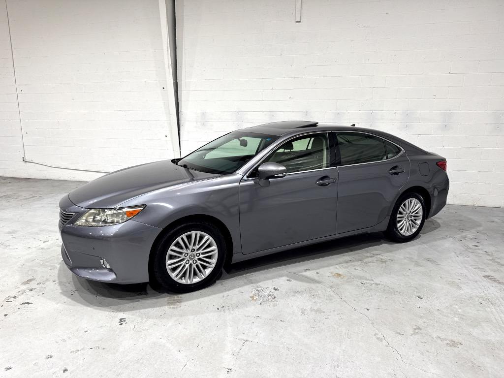 2013 Lexus ES - $16,995