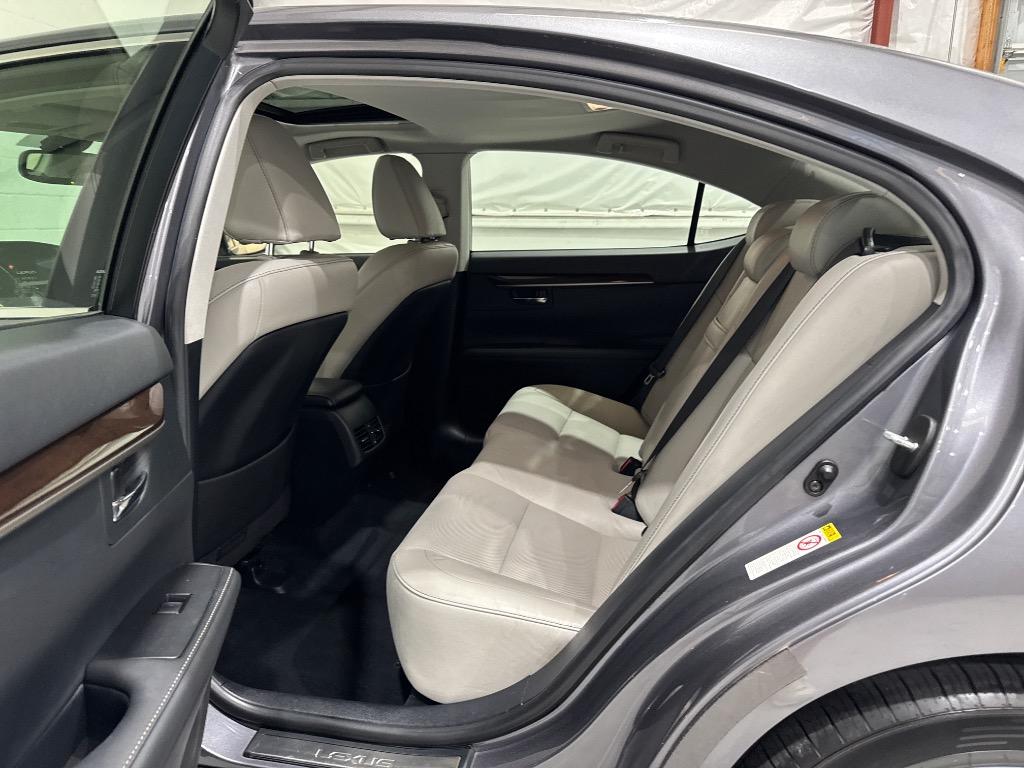 2013 Lexus ES - $16,995