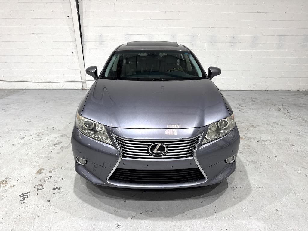 2013 Lexus ES - $16,995