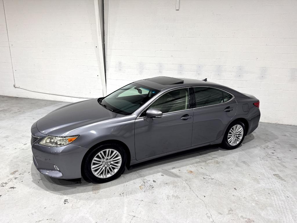 2013 Lexus ES - $16,995