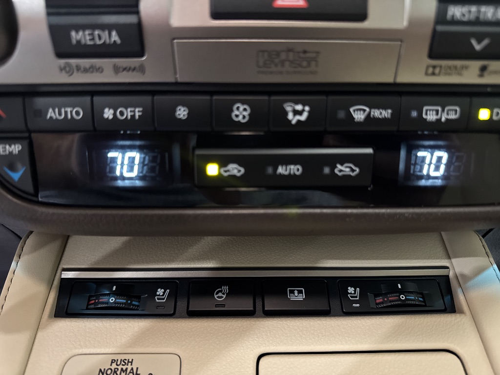 2016 Lexus ES - $24,995