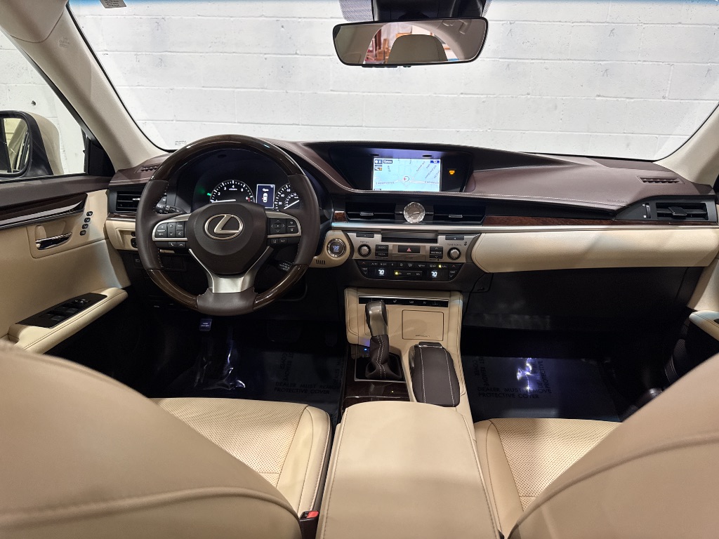 2016 Lexus ES - $24,995