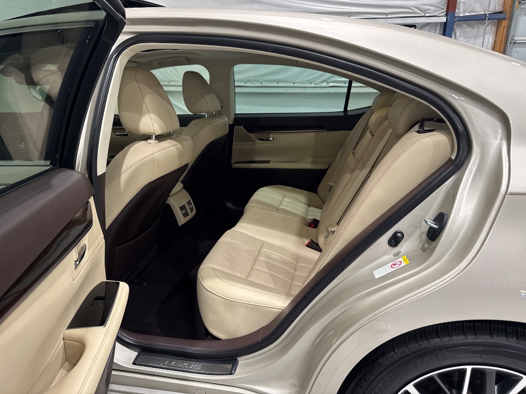 2016 Lexus ES - $24,995