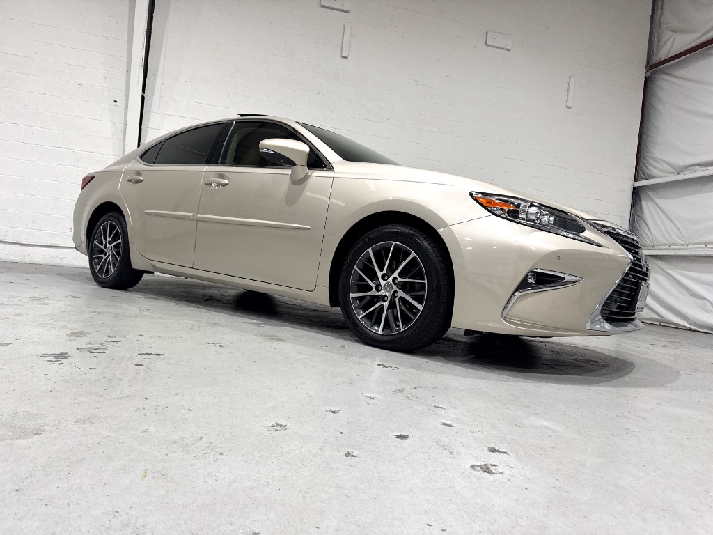 2016 Lexus ES - $24,995