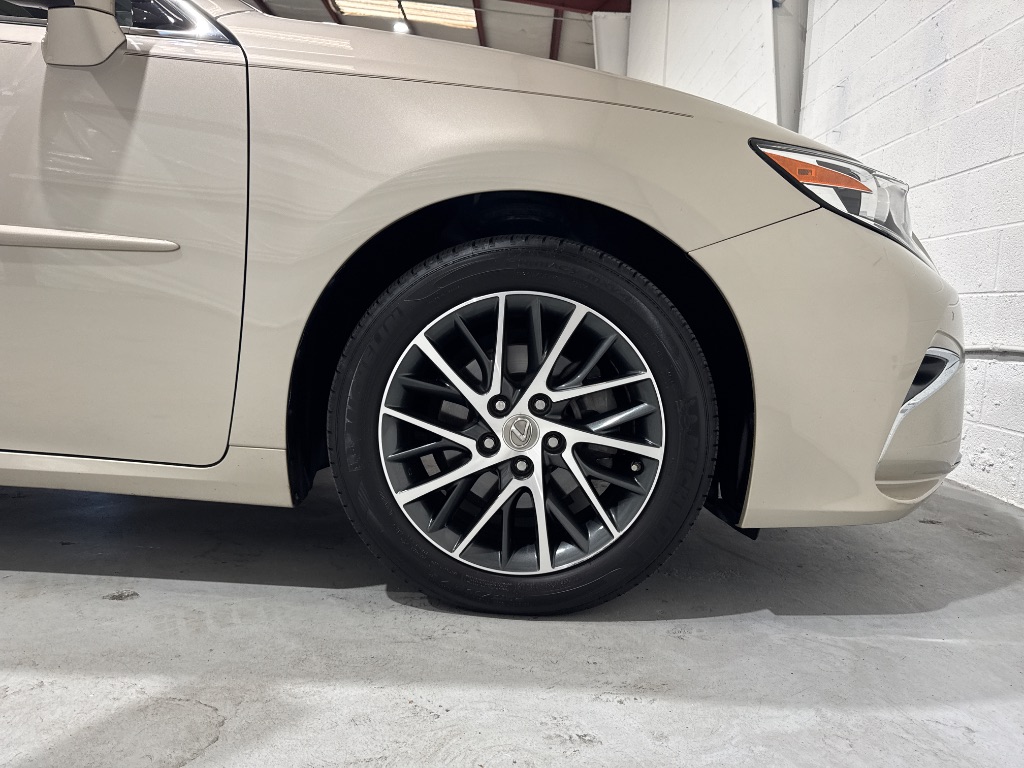 2016 Lexus ES - $24,995