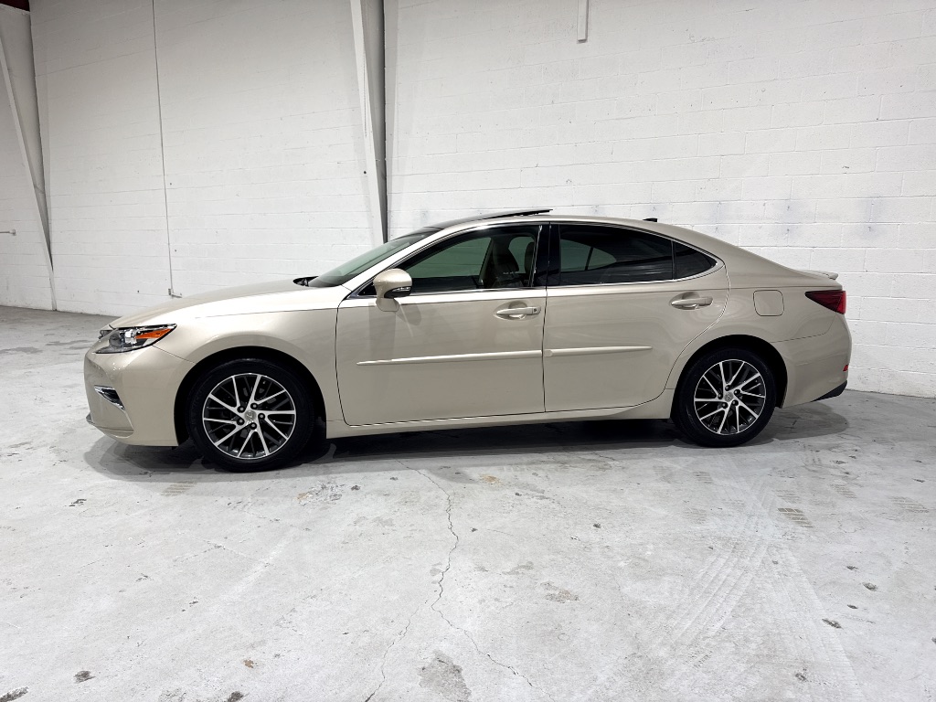 2016 Lexus ES - $24,995