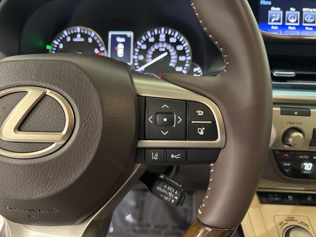 2016 Lexus ES - $24,995