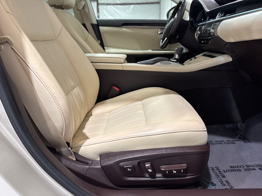2016 Lexus ES - $24,995