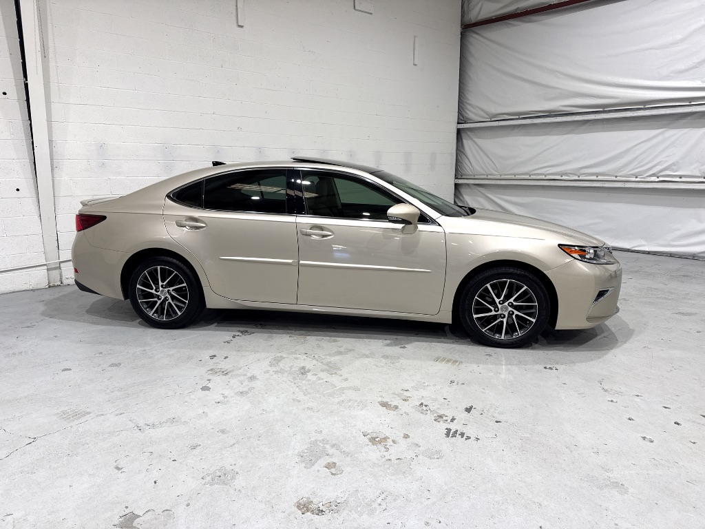 2016 Lexus ES - $24,995