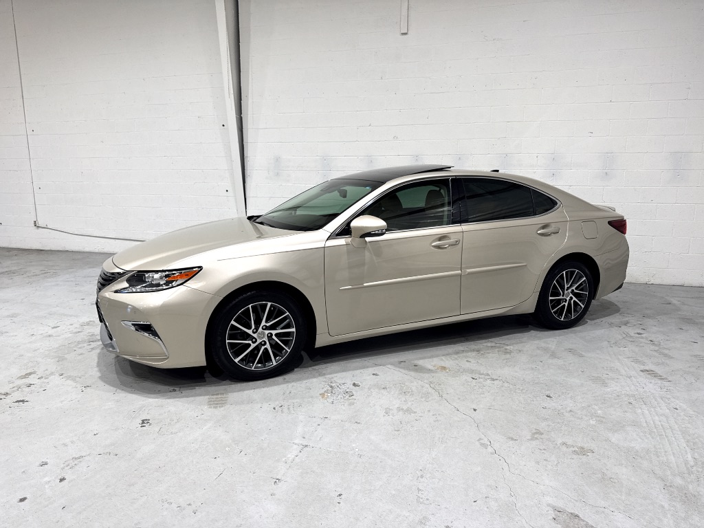 2016 Lexus ES - $24,995