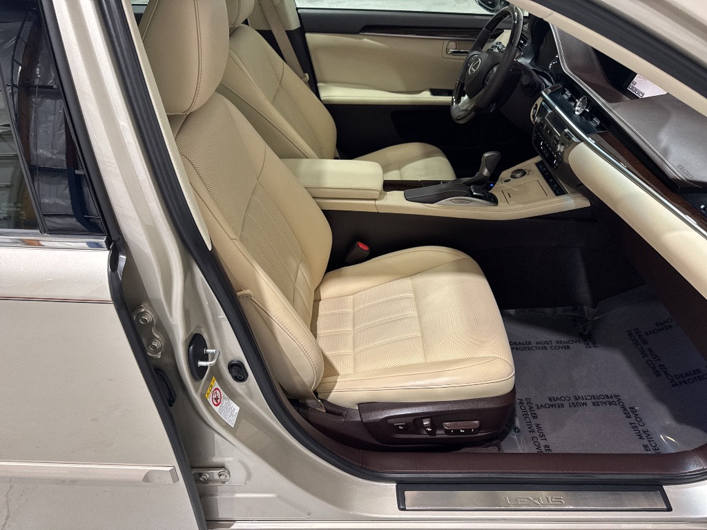2016 Lexus ES - $24,995