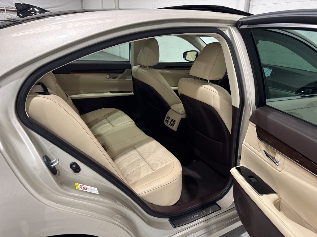 2016 Lexus ES - $24,995