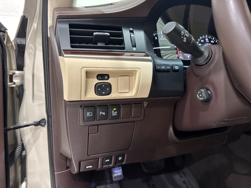 2016 Lexus ES - $24,995