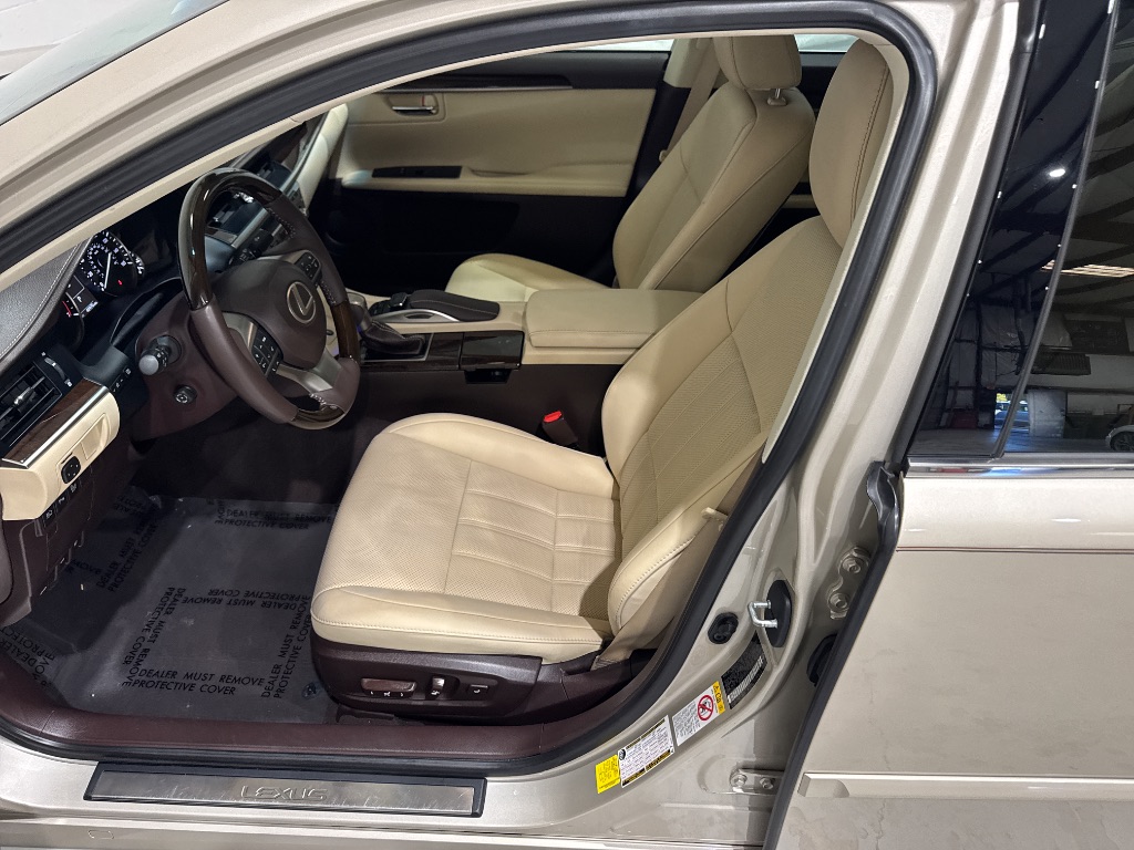 2016 Lexus ES - $24,995