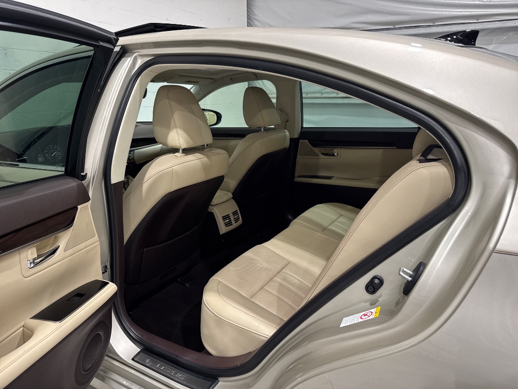 2016 Lexus ES - $24,995