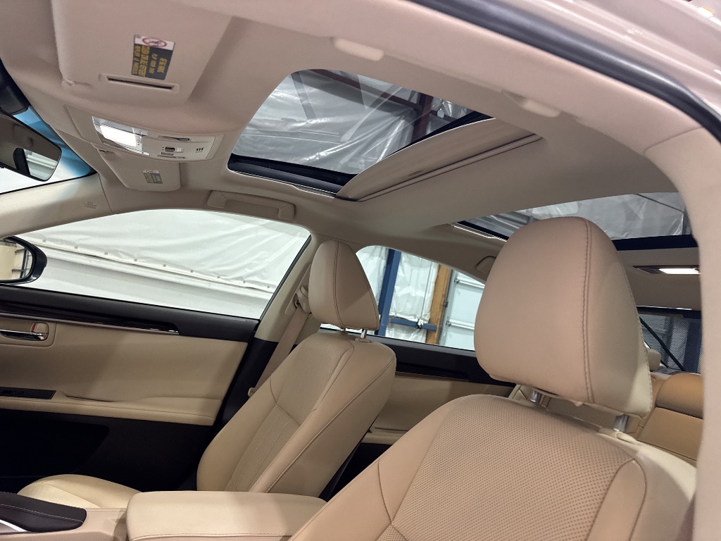 2016 Lexus ES - $24,995