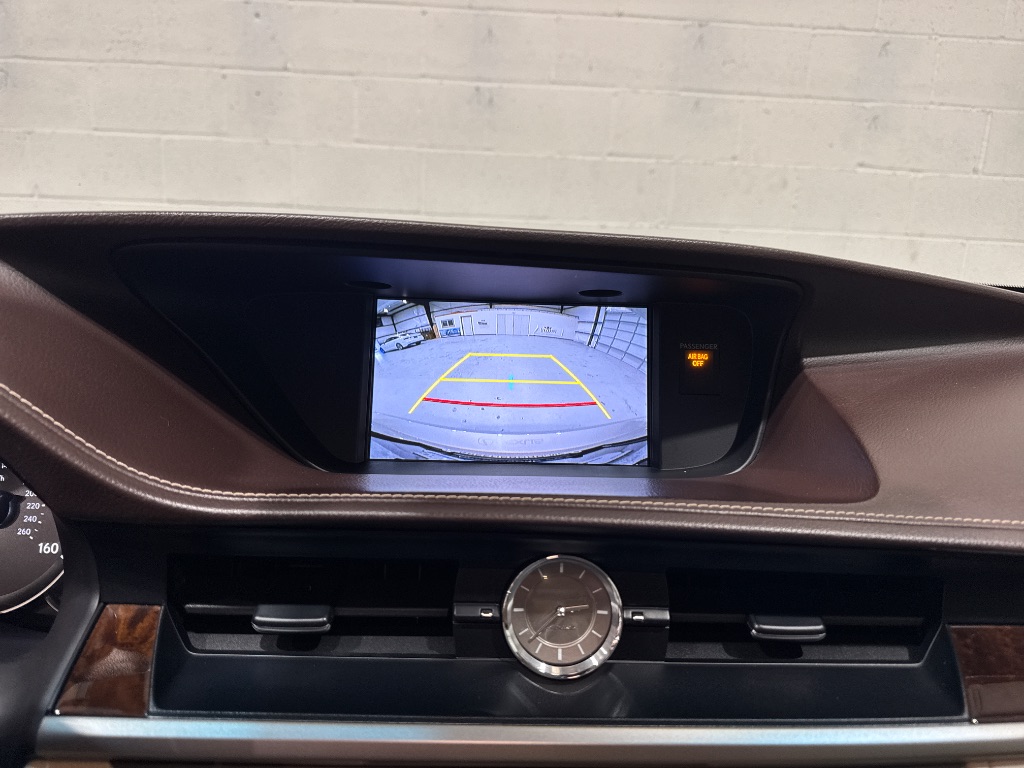 2016 Lexus ES - $24,995