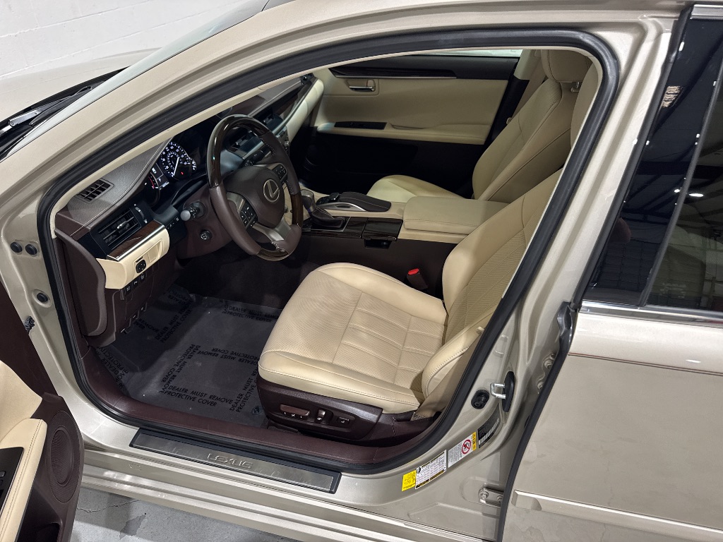 2016 Lexus ES - $24,995