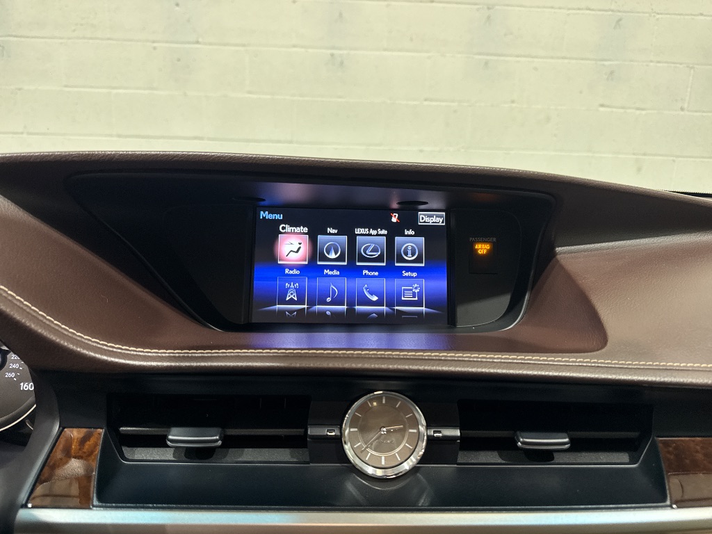2016 Lexus ES - $24,995