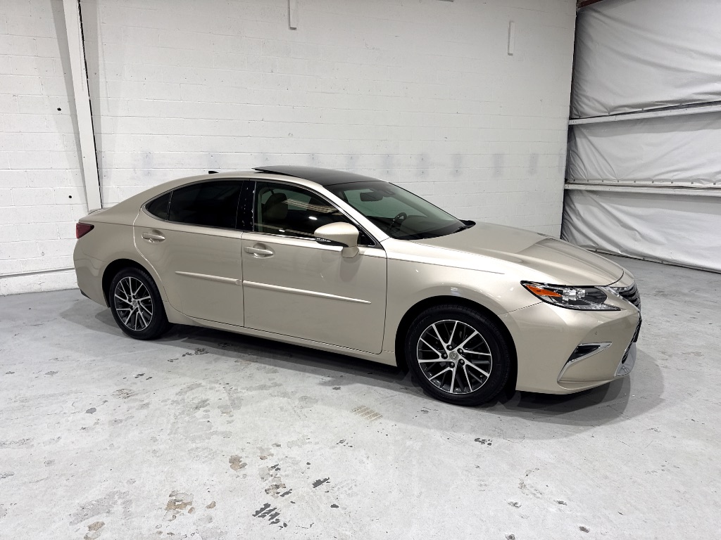 2016 Lexus ES - $24,995