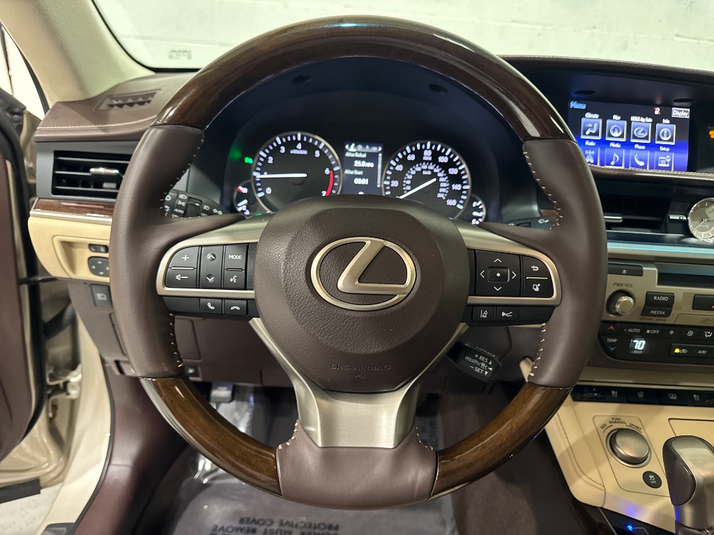 2016 Lexus ES - $24,995