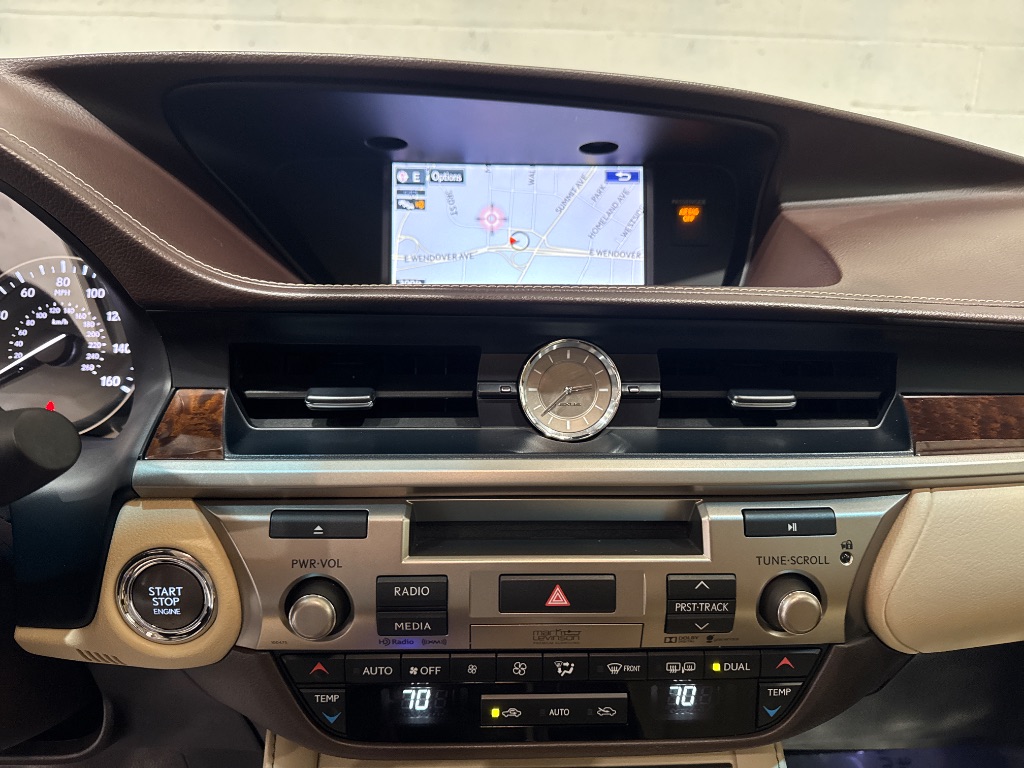 2016 Lexus ES - $24,995