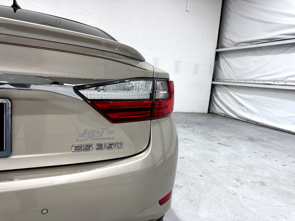 2016 Lexus ES - $24,995
