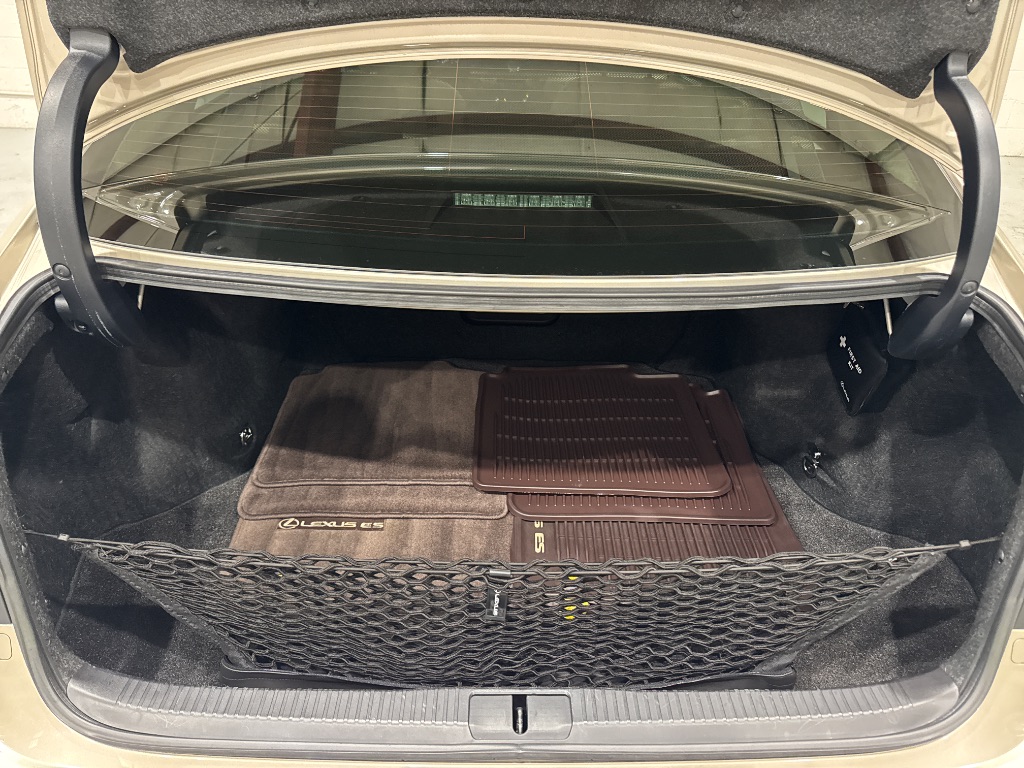 2016 Lexus ES - $24,995
