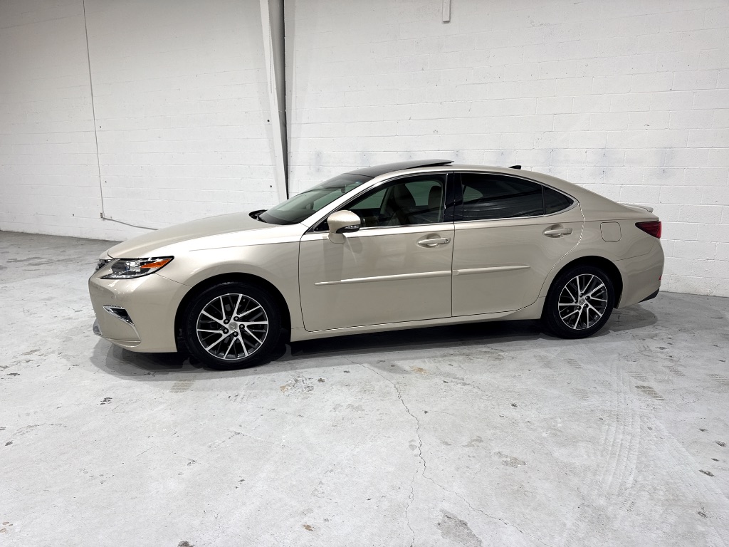 2016 Lexus ES - $24,995