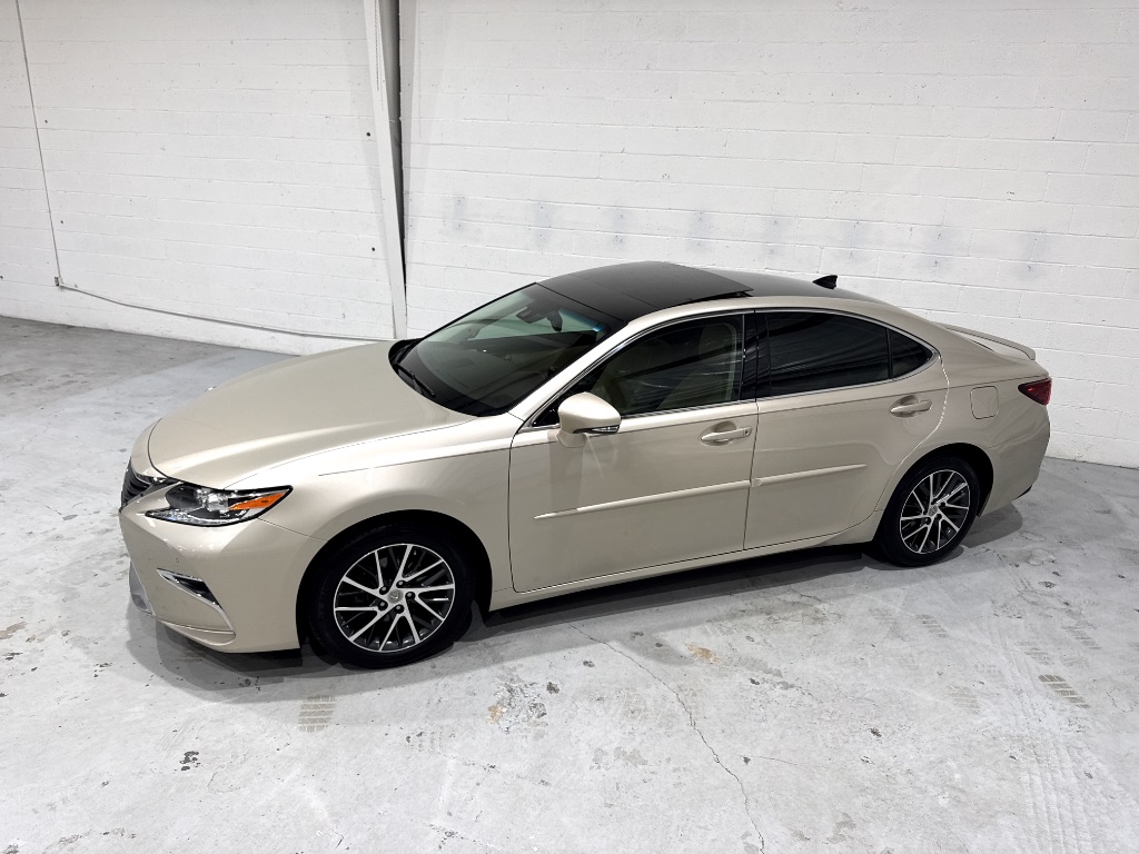 2016 Lexus ES - $24,995