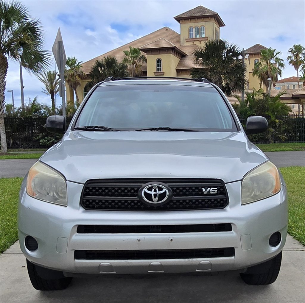 2008 Toyota RAV4 photo