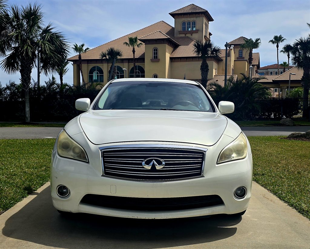 2012 INFINITI M - $10,999