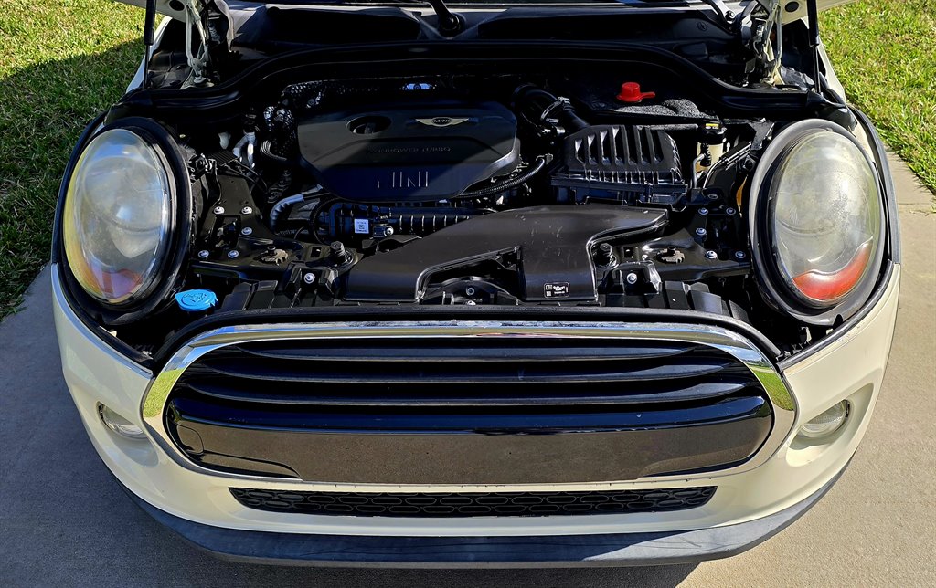 2016 MINI Cooper photo