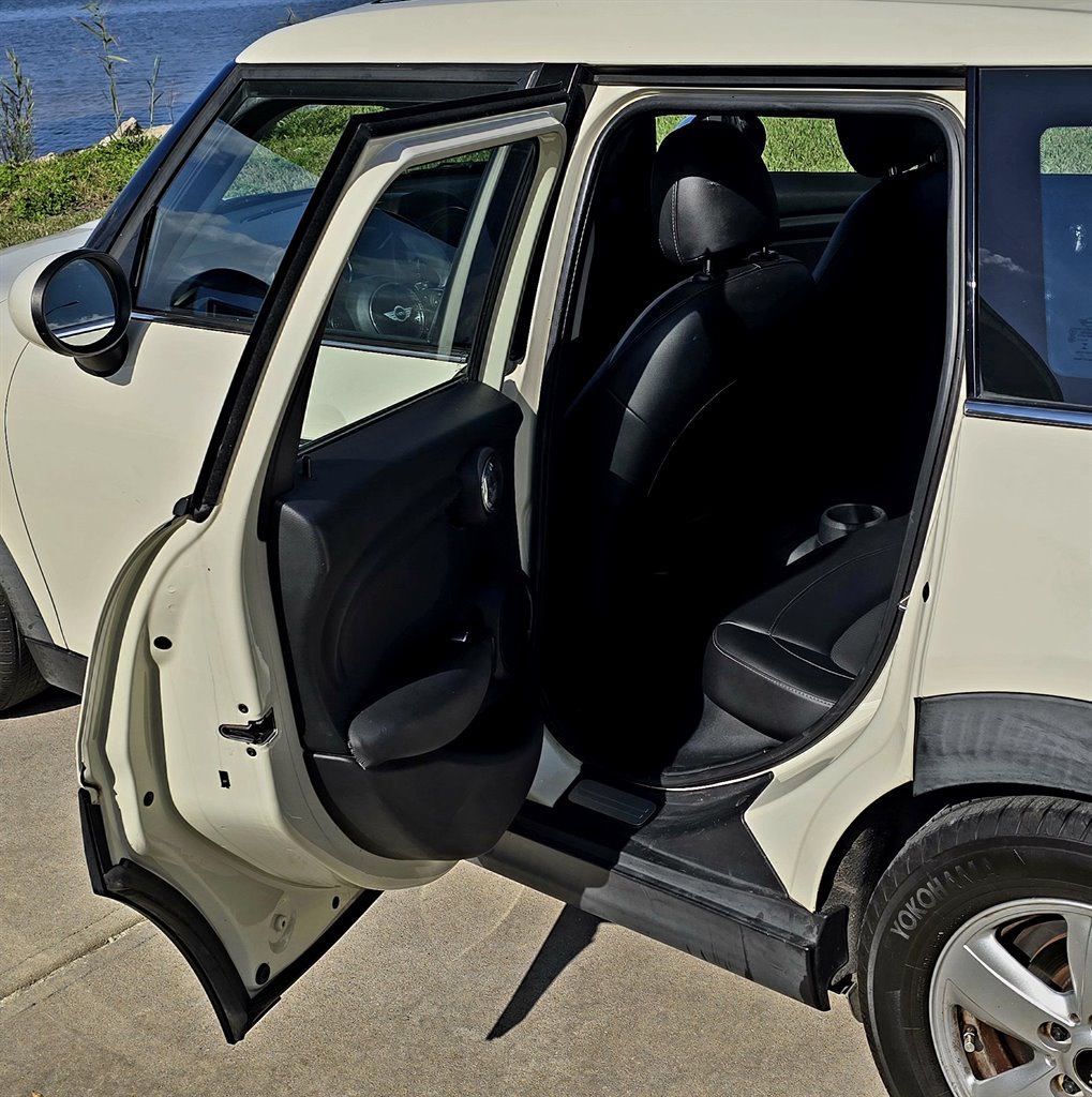 2016 MINI Cooper photo
