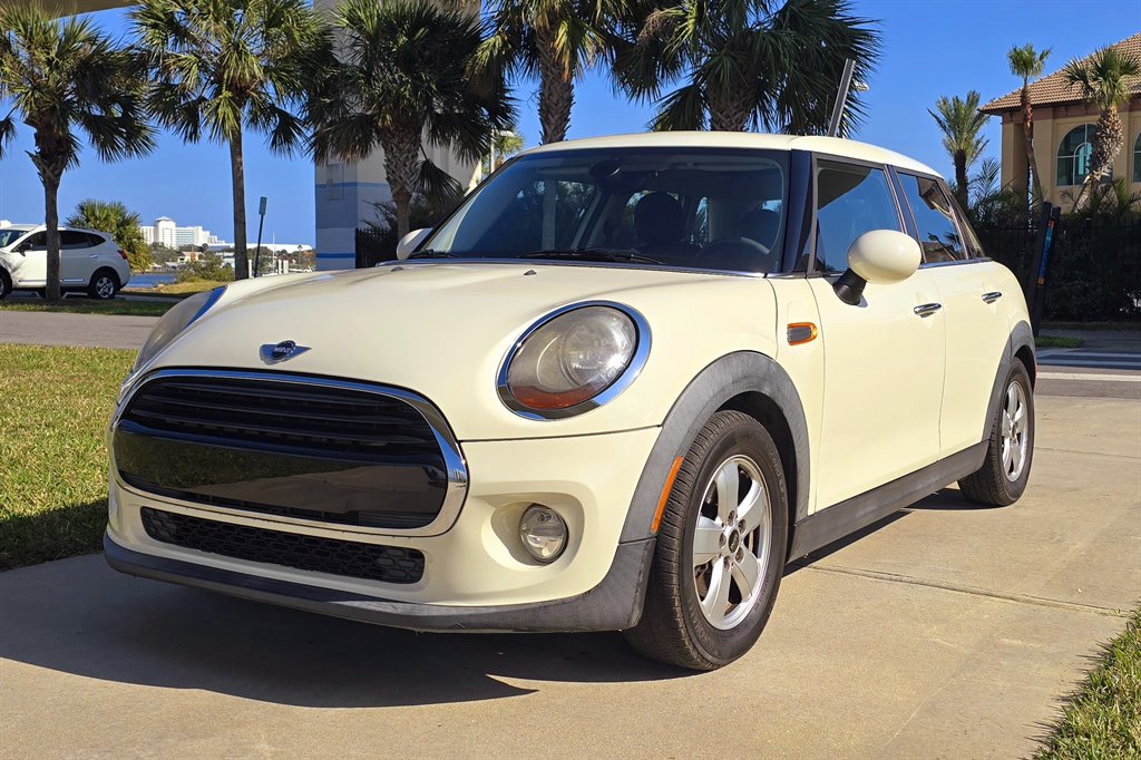 2016 MINI Cooper photo