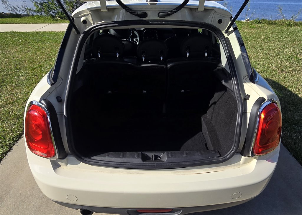 2016 MINI Cooper photo
