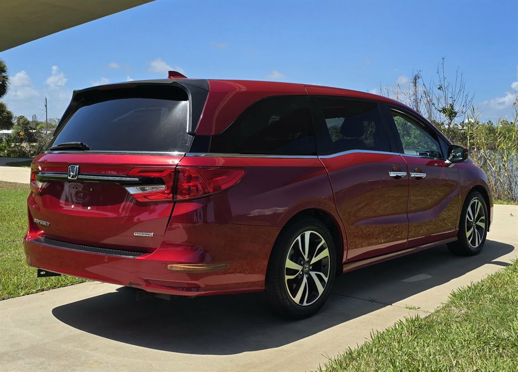 2022 Honda Odyssey - $27,999