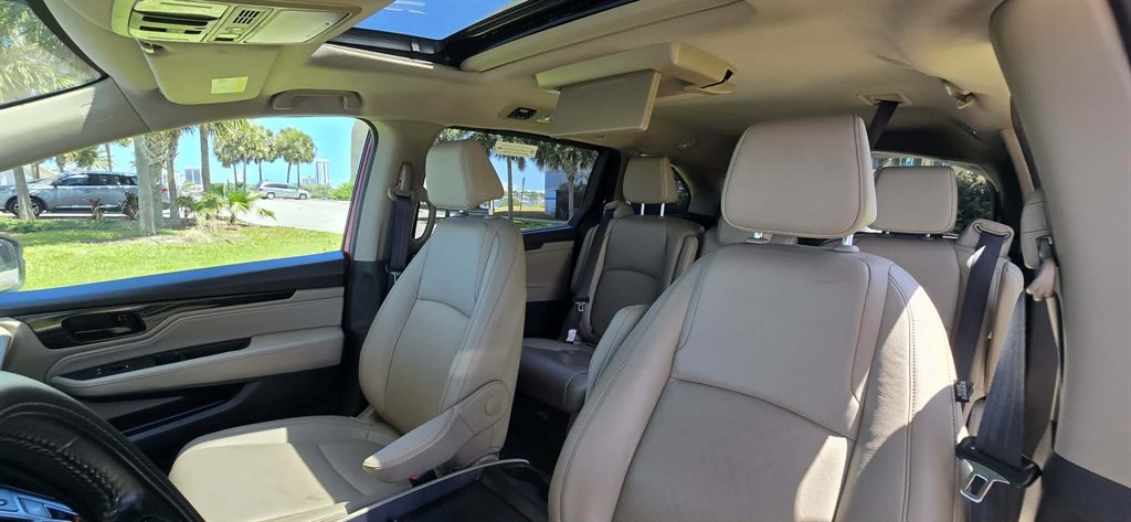 2022 Honda Odyssey - $27,999