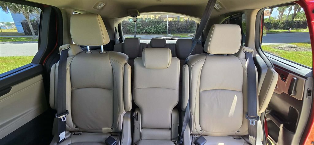 2022 Honda Odyssey - $27,999