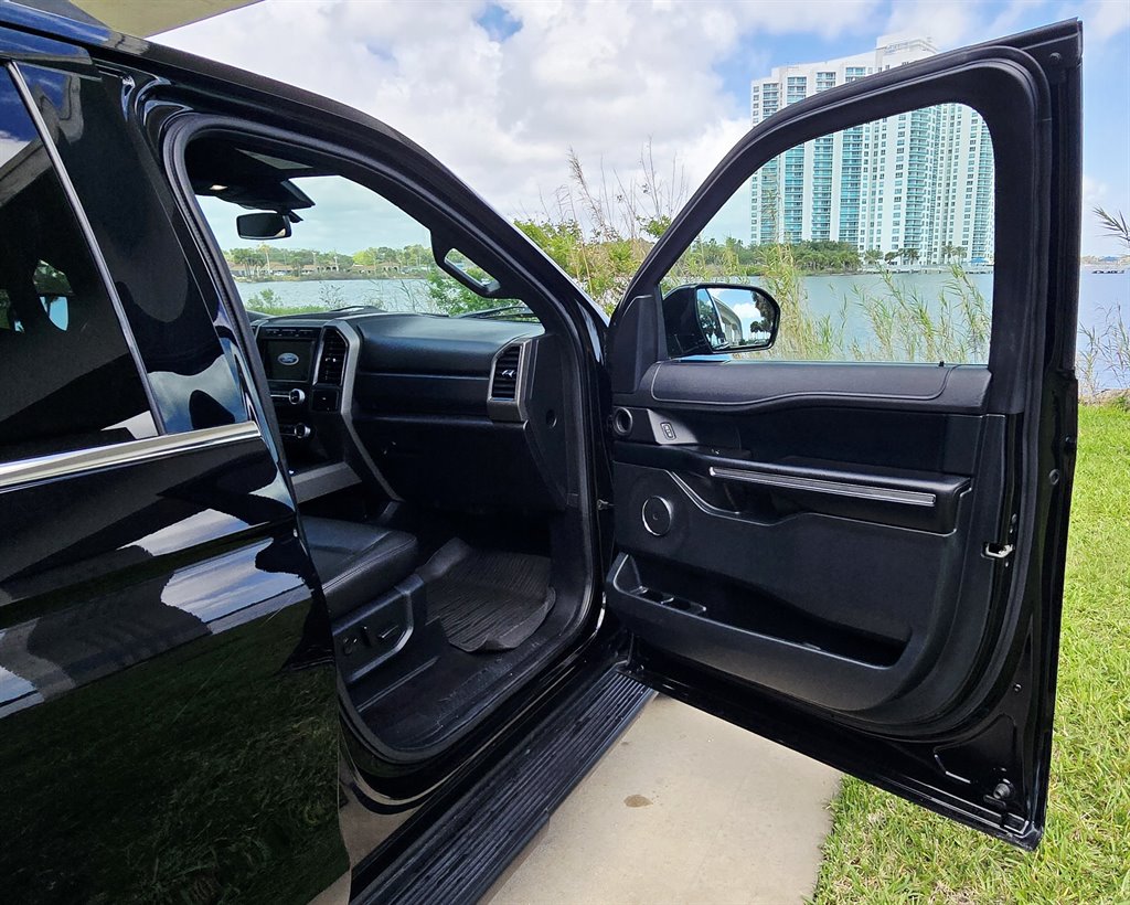 2021 Ford Expedition - $39,999