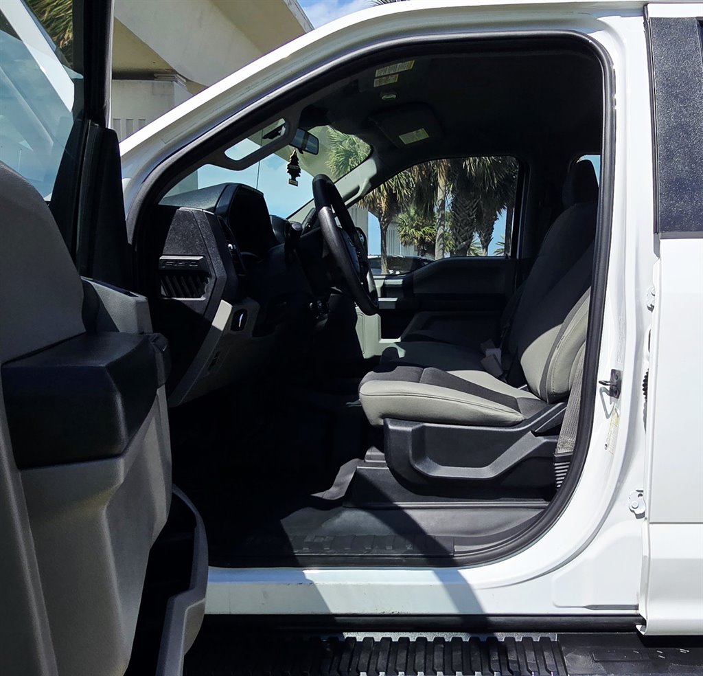 2019 Ford F150 - $31,999