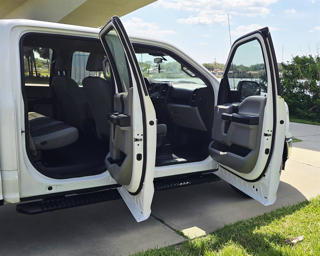 2019 Ford F150 - $31,999