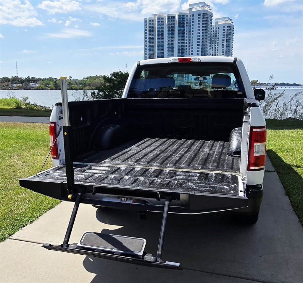 2019 Ford F150 - $31,999